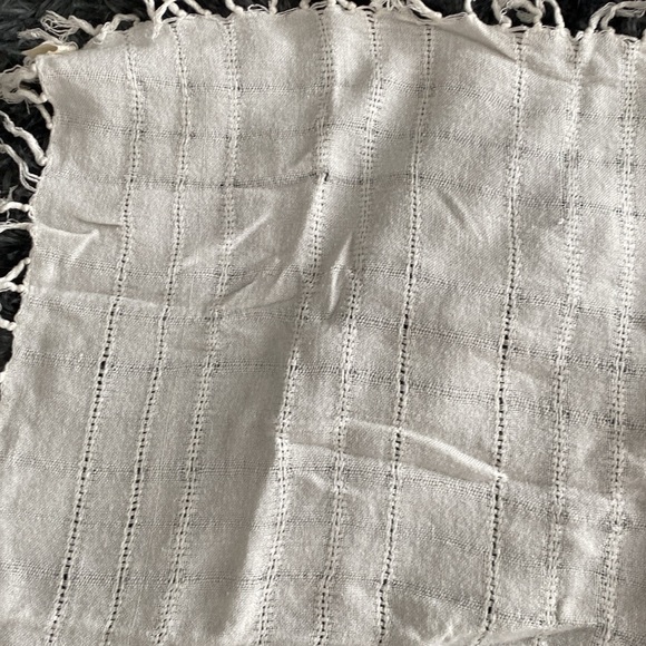 White fringe knit wrap? - Picture 6 of 17